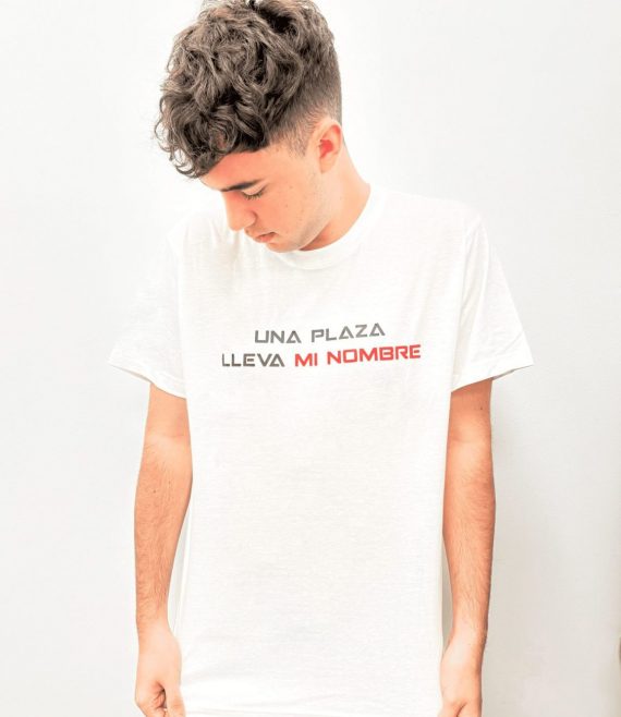 CAMISETA UNA PLAZA LLEVA MI NOMBRE